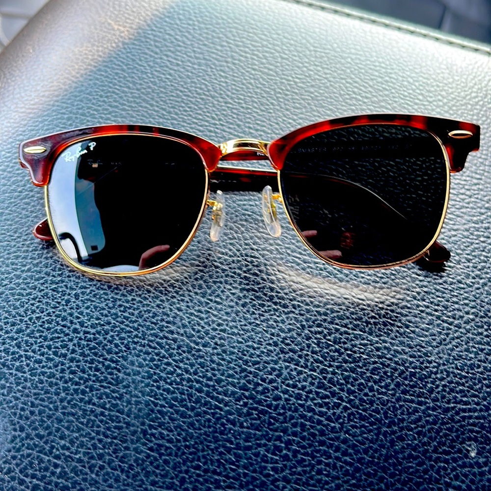 Ray-Ban polarized tortoise w/ green lense